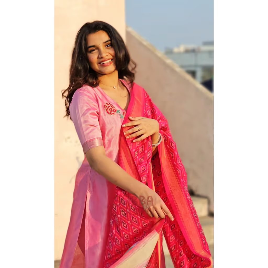 Pink Mangalagiri Kurti and Ikkat Dupatta Set Code: HOSIP 110